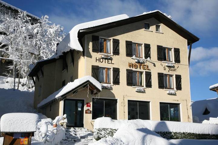 Hôtel pour 4 personnes, avec terrasse