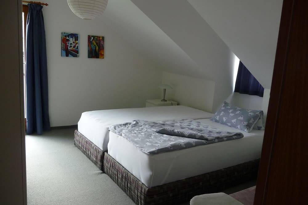 Ganze Wohnung, Appartement mit sehr schönem Seeblick und Privatterrasse in ruhiger Südlage in Donnerskirchen, Leithaberg