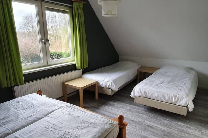 Geräumiges Ferienhaus für 11 Personen (+ kostenloses WiFi) in Flevoland