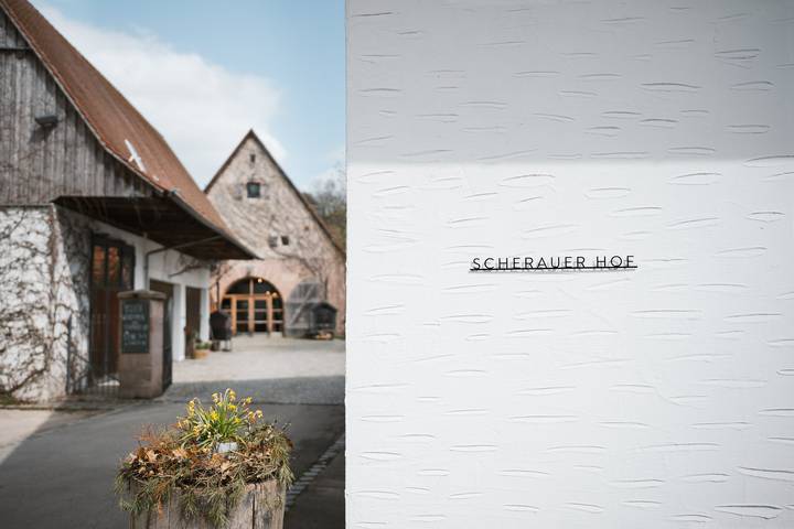 Scherauer Hof - Comfort Doppelzimmer mit Blick in Leinburg, Frankenalb
