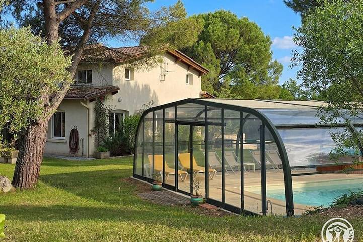 Gîte pour 12 personnes, avec jardin à Monsaguel