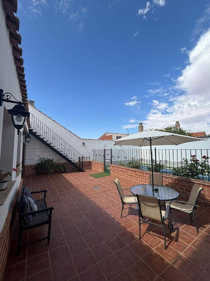 Casa rural para 16 personas, con vistas además de piscina y jardín, Familias con niños en Provincia de Ciudad Real - 2
