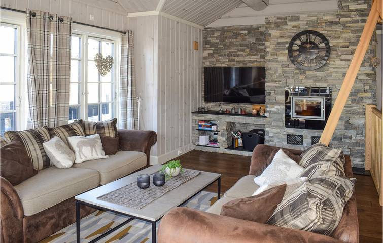 Ferienhaus für 8 Personen mit Garten in Vinje