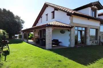 Casa Rural para 8 Personas en La Revilla, San Vicente de la Barquera, Foto 1