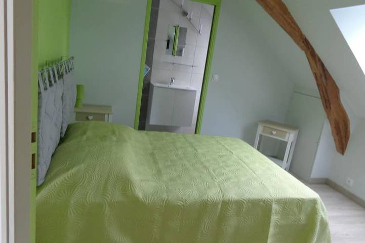 Location de vacances pour 8 personnes, avec jardin à Vallières-les-Grandes - 3