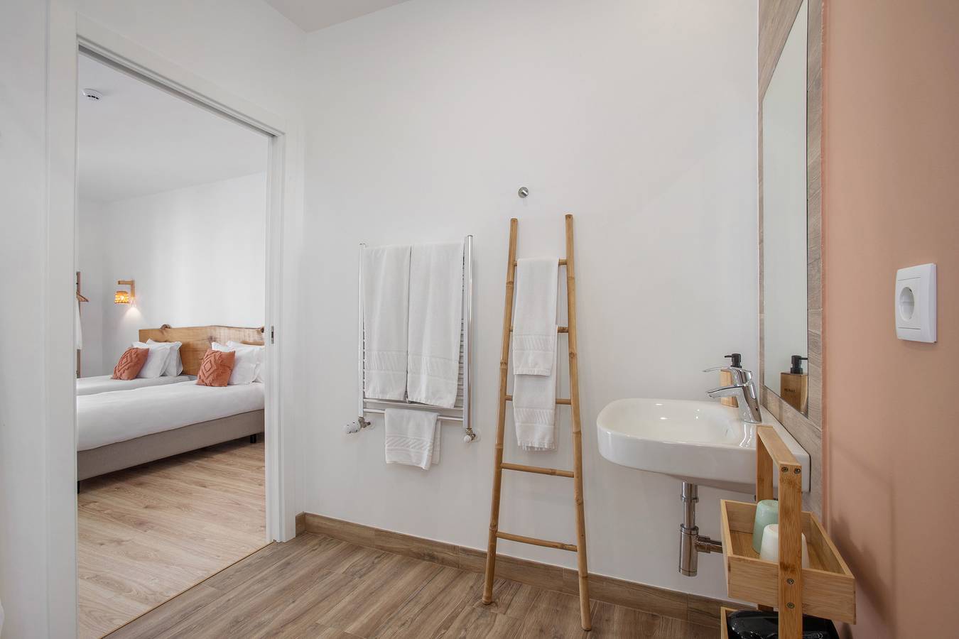 Casa de Campo "Quinta dos Raposos" - Suite Pedra in Famalicão, Leiria District