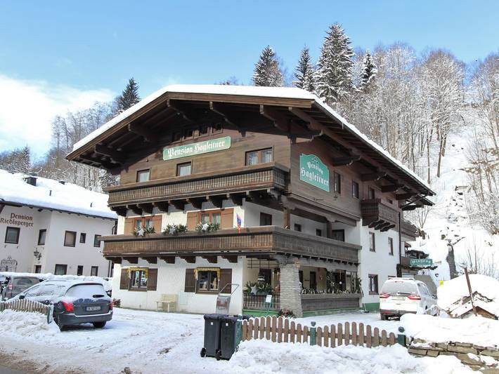 Chalet voor 6 personen, met Balkon en Tuin in Saalbach