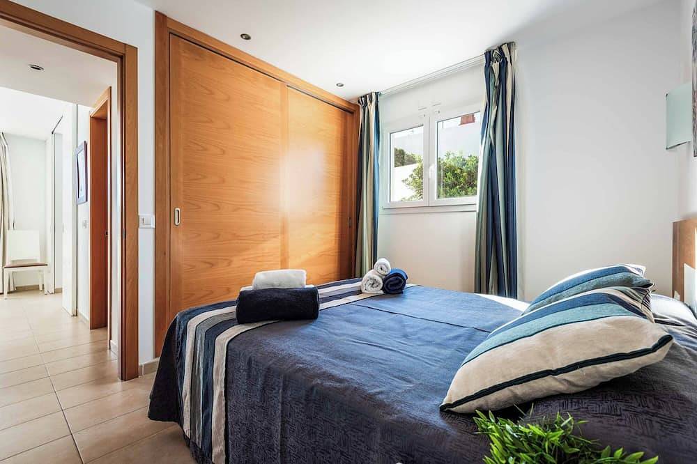 Villa Mar - Four Bedroom Villa, Sleeps 8 in Cala en Bosc, Ciutadella