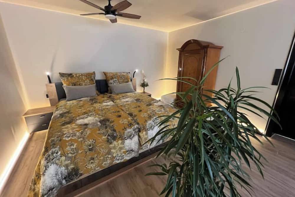 Ganze Wohnung, Ferienwohnung mit Garten und Terrasse in Neuenbürg, Nordschwarzwald
