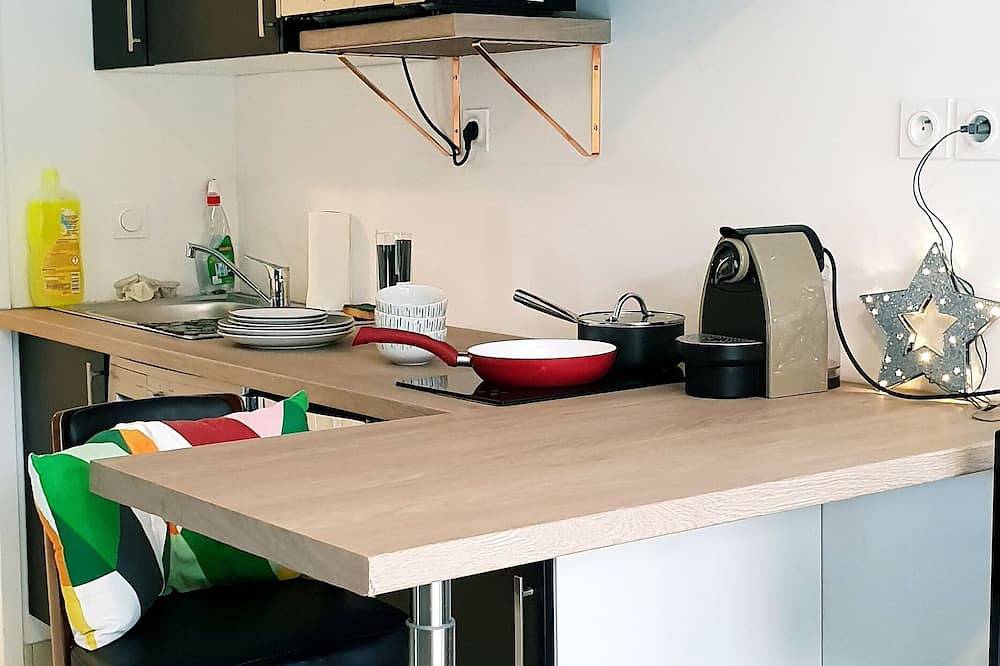 Entire apartment, Studio in luxury residence with garden 10 minutes from Biarritz and beaches in Anglet, Bayonne region