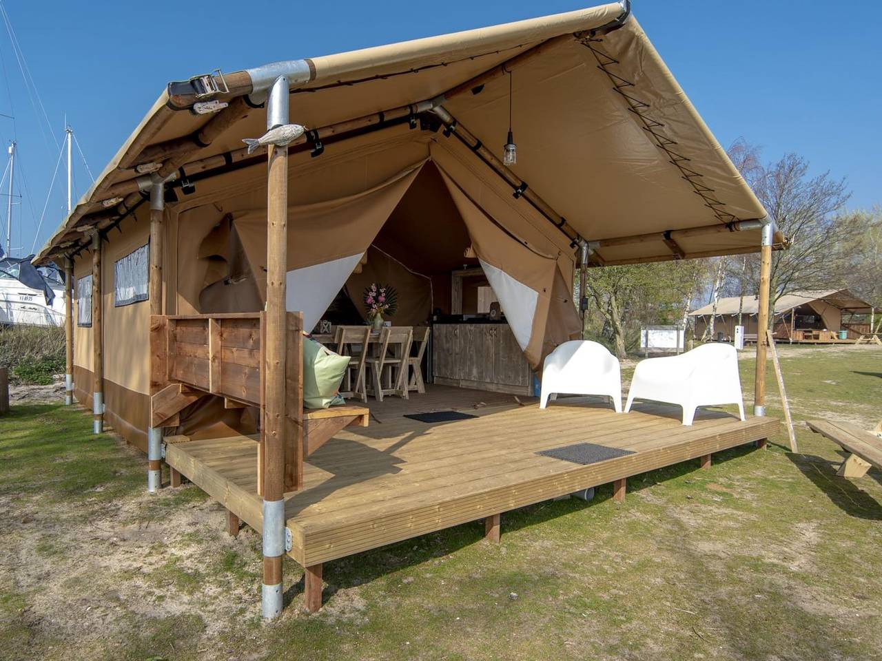 Luxe safarilodge-uitje voor 5 personen in Nederlandse kust
