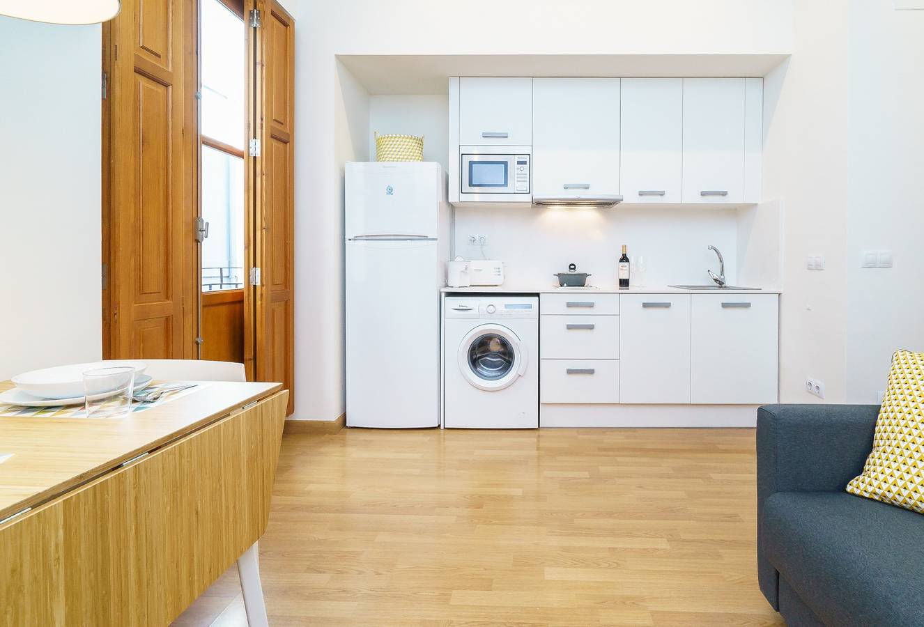 Estudio entero, Estudio para 4 personas con balcón in Valencia City Centre, Valencia