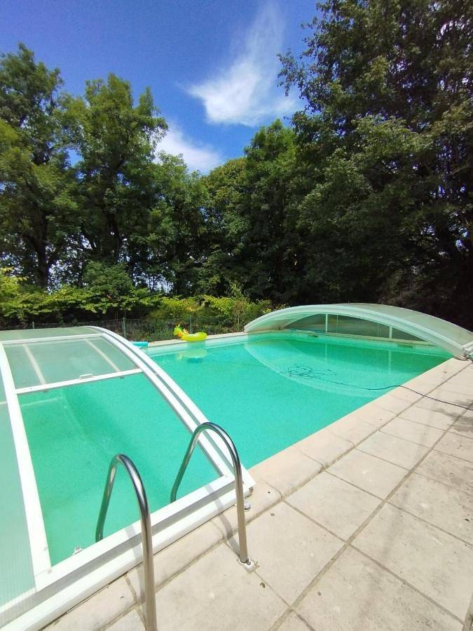 Gîte pour 6 personnes, avec terrasse et piscine, animaux acceptés à Causse-et-Diège