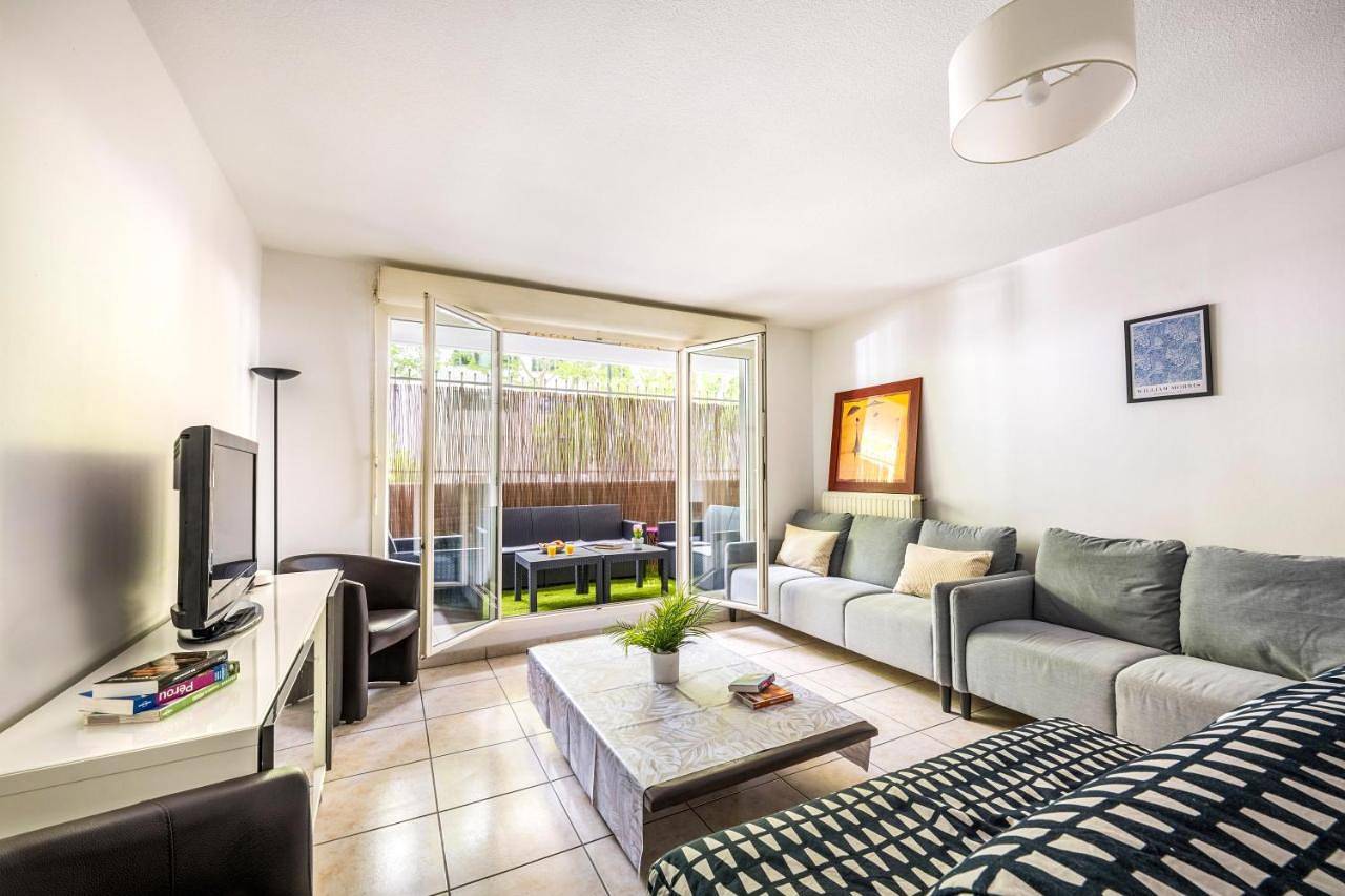 Appartement entier, Bngo I Immenses Terrasses I 3 chambres, garage, 9 personnes in Villeurbanne, Lyon et ses environs