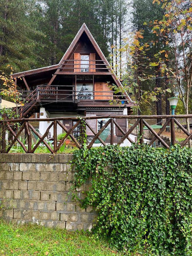 Casa vacanza per 7 persone, con Balcone e Terrazza nonché Giardino e Vista lago in Parco Nazionale della Sila