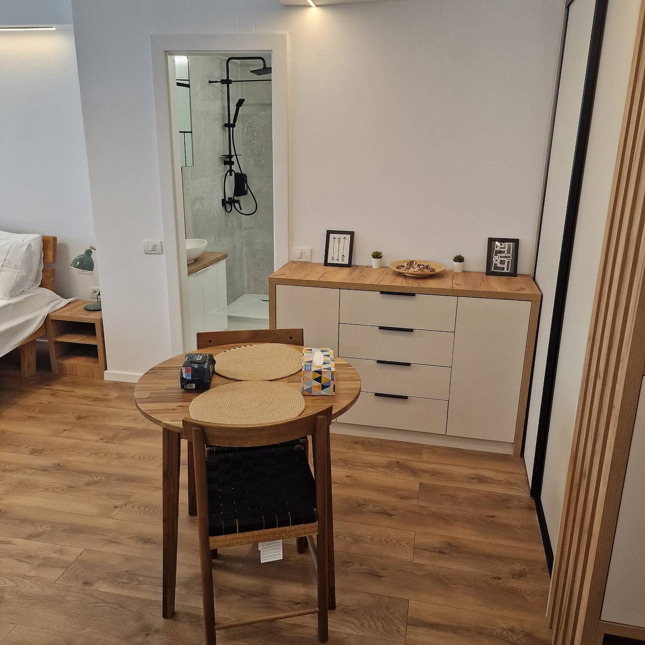 Estudio entero, Gran Estudio - Parque Cismigiu in Bucarest, Rumania