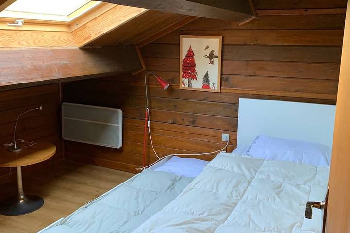 Vero chalet in legno per 8 persone nel centro di Font Romeu in Font-Romeu-Odeillo-Via, Parco naturale regionale dei Pirenei catalani