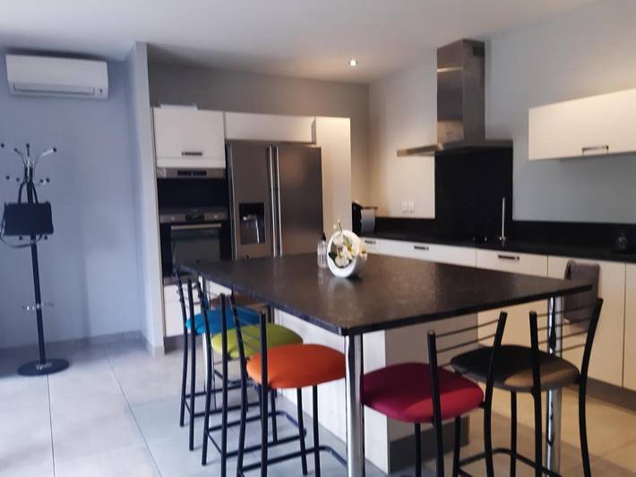 Location de vacances pour 10 personnes, avec vue et jardin, adapté aux familles dans Musee de l'Ecole - 2