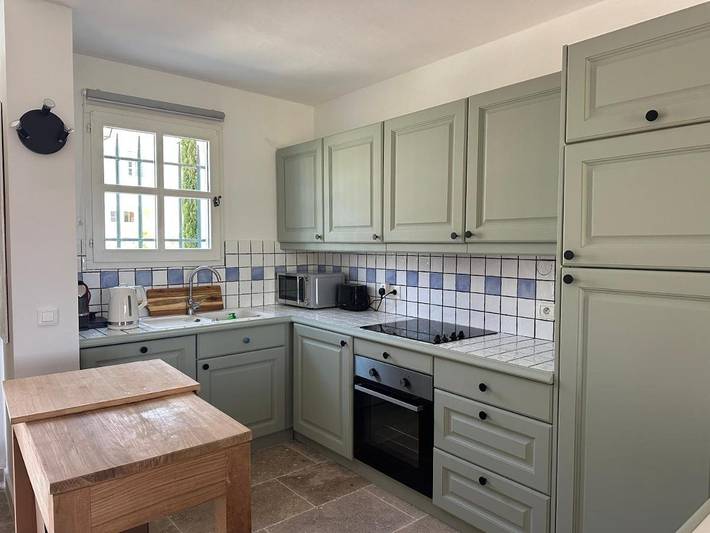 Location de vacances pour 4 personnes, avec piscine ainsi que jardin et terrasse à La Môle - 4