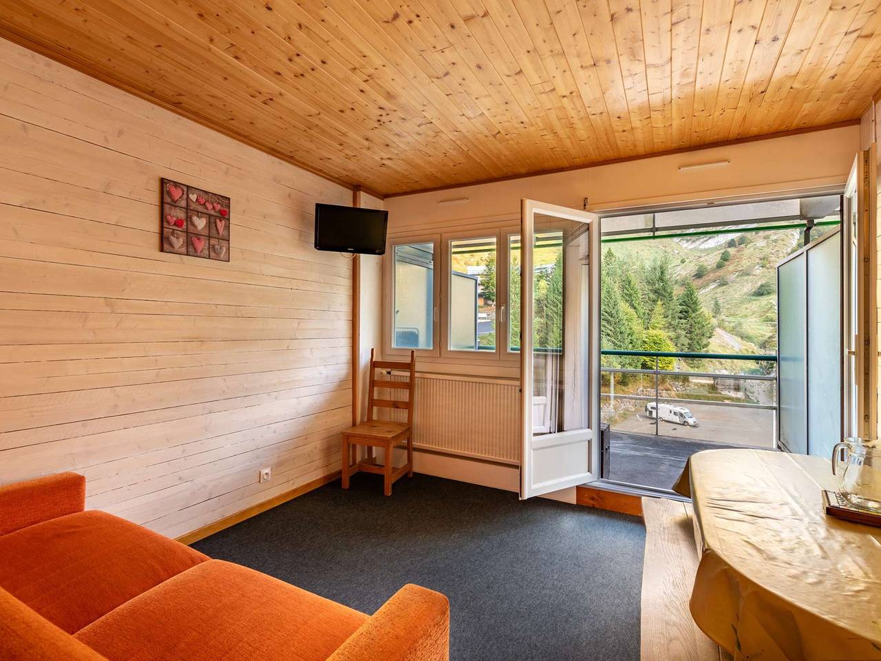 Entire studio, Cozy studio 6 people, elevator, balcony, near slopes in Gourette, Eaux-Bonnes