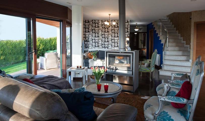 Casa rural para 12 personas, con vistas al lago y vistas además de piscina y jardín en Comarca de Noia - 3