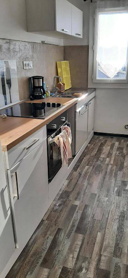 Appartement entier, Three-Bedroom Apartment in Sigoyer, Région de Gap