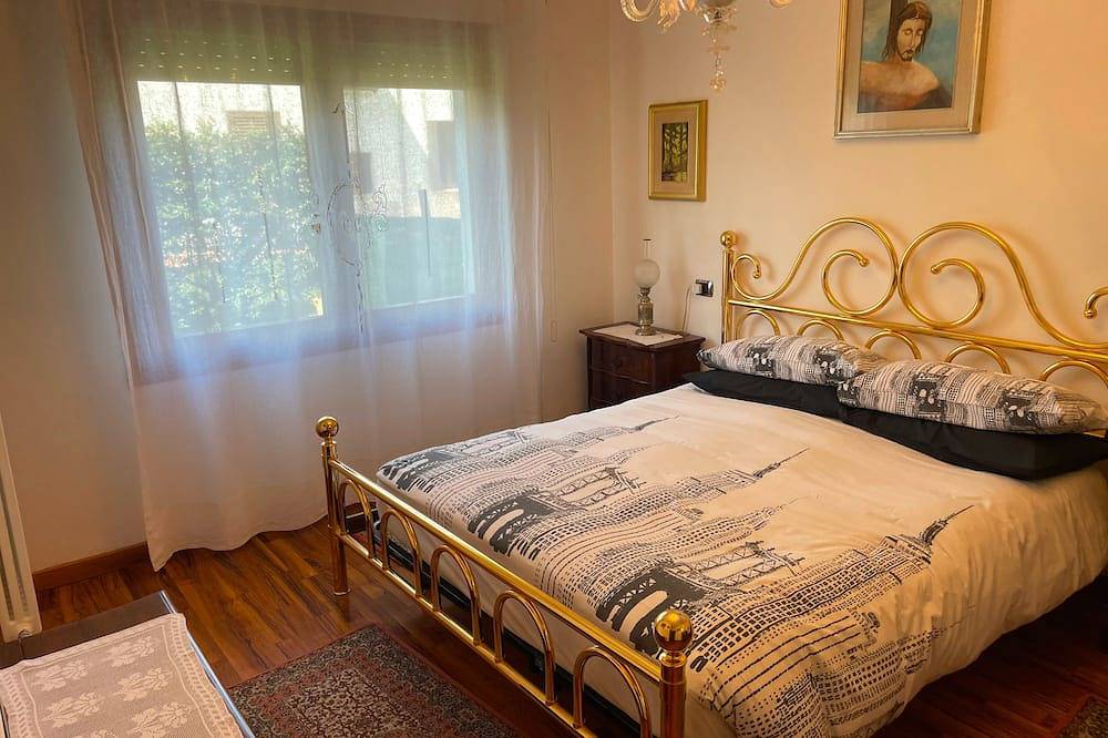 Apartamento entero, Spacious and bright apartment with garden in central area in Oderzo, Provincia de Treviso