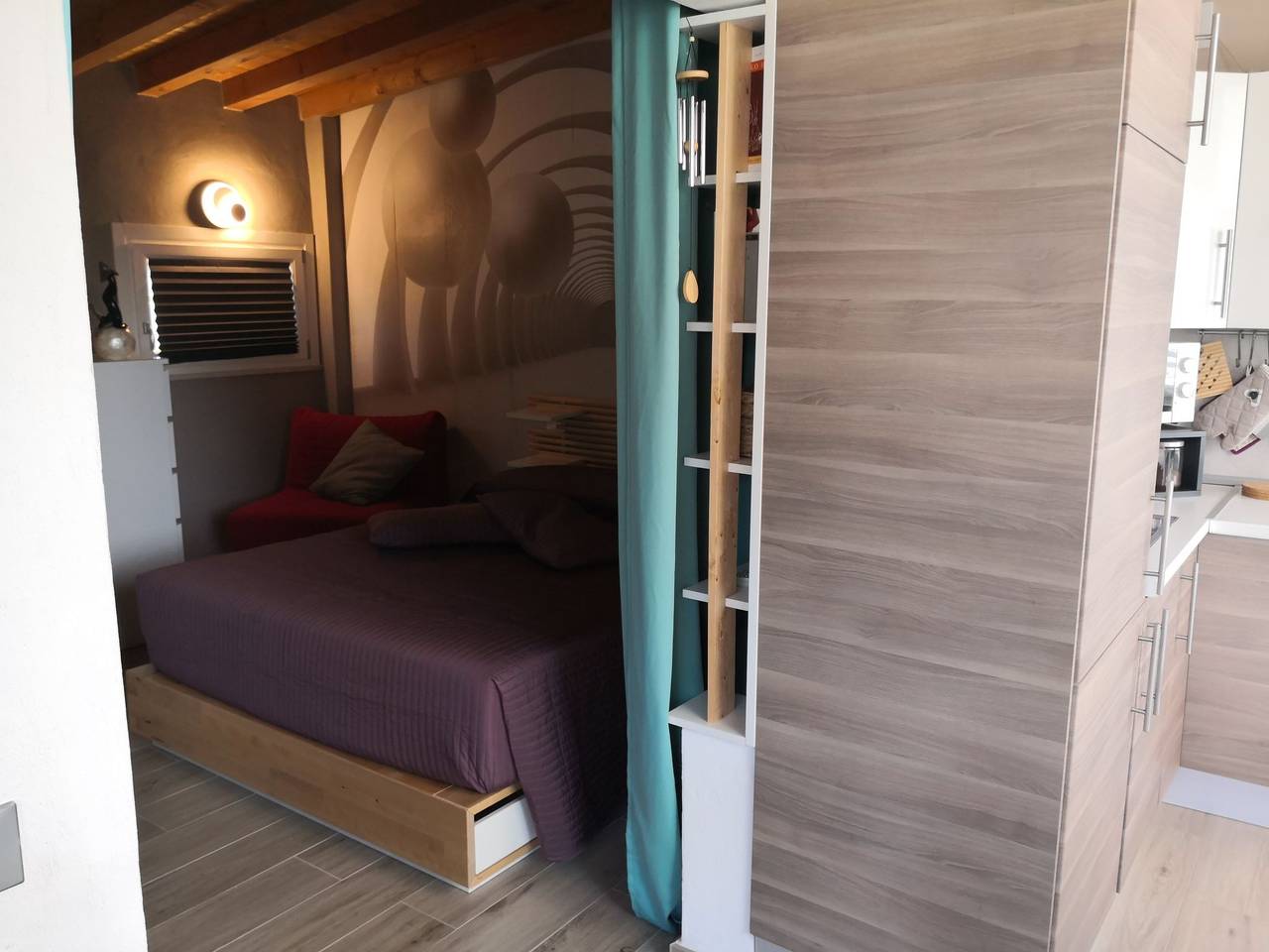 Entire apartment, Freifläche mit direktem Zugang zum Strand in Manerba del Garda, Garda Mountains