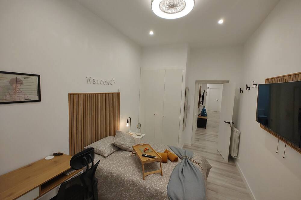 Washington: room with comfort and shared areas Gran Vía-Madrid in Centro (Madrid), Madrid