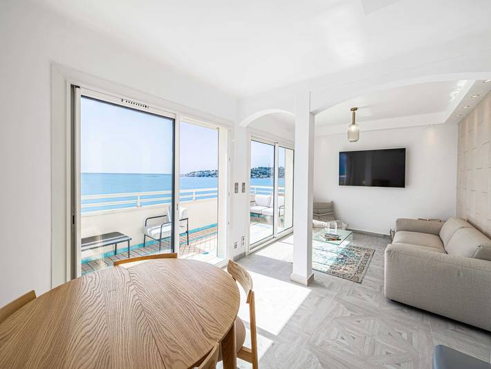 Location de vacances pour 4 personnes, avec balcon/terrasse et terrasse, adapté aux familles à Antibes