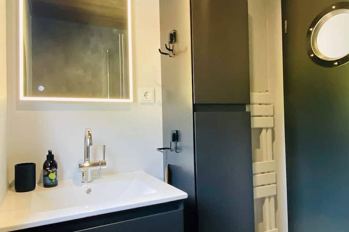 Stylische Ferienwohnung/Ferienhaus auf einem Hausboot/Yacht Nähe Roermond (Nl) in Maasbracht, Limburg (Niederlande)