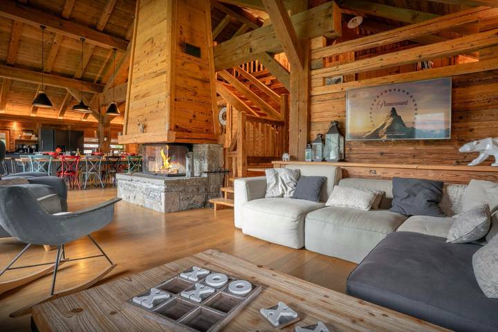 Gîte pour 15 personnes, avec Balcon et Terrasse ainsi que Jardin et Sauna à Les Villards-sur-Thônes