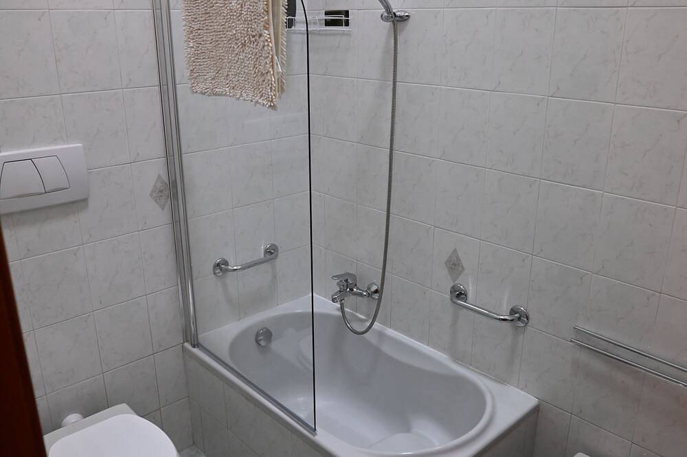 Villa San Giuseppe Brindisi - Camera Singola con Bagno Privato in Brindisi, Salento