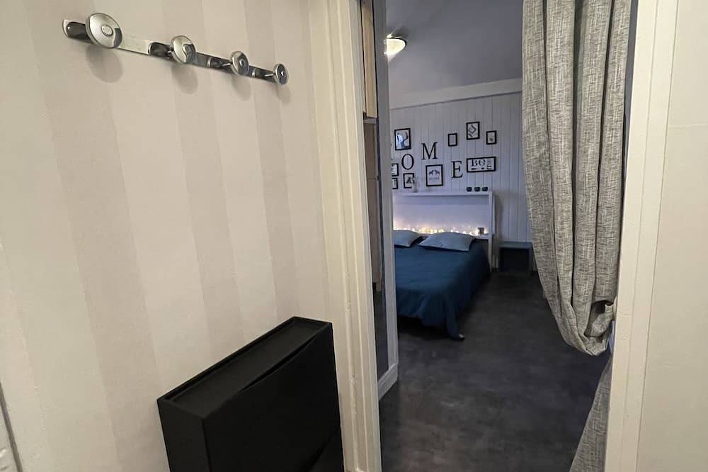 Entire apartment, Cocoonlis, Charmant 2 Pièces au Cœur de la Ville Avec vue sur la Basilique in Lisieux, Lisieux region