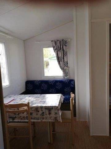 Mobil home pour 4 personnes, avec jacuzzi ainsi que sauna et bassin pour enfant à Apremont - 4