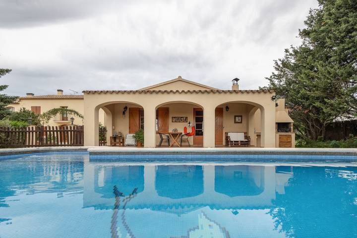 Gîte pour 4 personnes, avec jardin