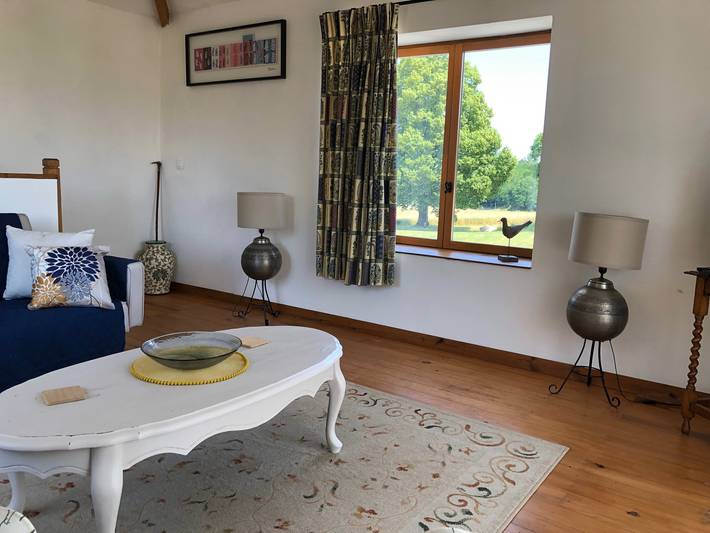 Location de vacances pour 2 personnes, avec Jacuzzi et Terrasse ainsi que Jardin et Piscine à Courgeac - 3