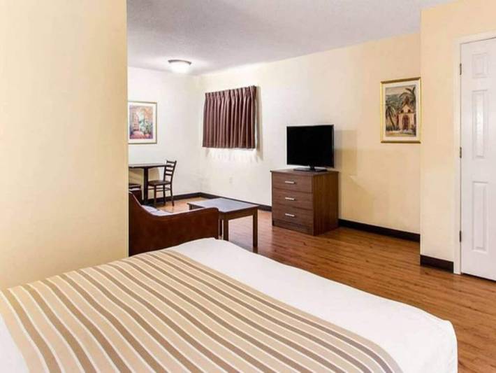 Entire apartment, 1 Queen Bed | Non-Smoking, Micfridge in Myrtle Beach, Grand Strand