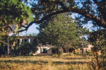Location de vacances pour 6 personnes, avec terrasse et jardin, animaux acceptés à Cotignac