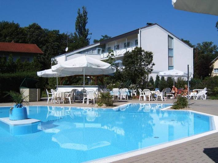 Hôtel pour 4 personnes, avec Balcon et Terrasse ainsi que Jardin et Piscine à Bad Bellingen