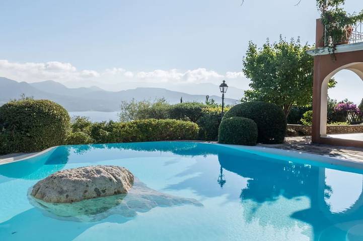 Villa pour 6 personnes, avec jardin et balcon dans Ligia