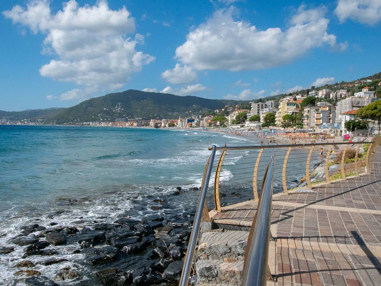 Entire apartment, Alba Jachthafen in Alassio, Riviera di Ponente