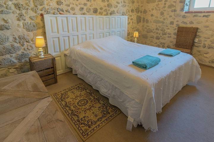 Location de vacances pour 12 personnes, avec Terrasse ainsi que Jardin et Piscine à Fargues-sur-Ourbise - 2