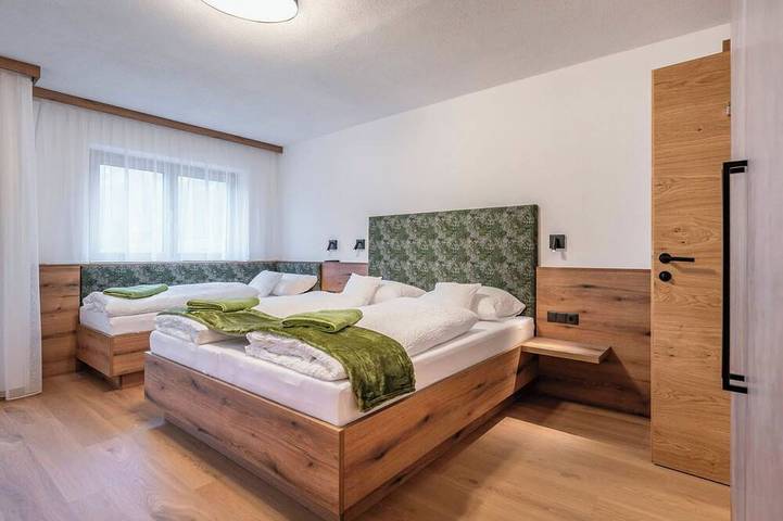 Geheel appartement, Gezellig appartement voor 5 personen met Wifi, Tv en balkon in Zell am Ziller, Zillertaler Alpen