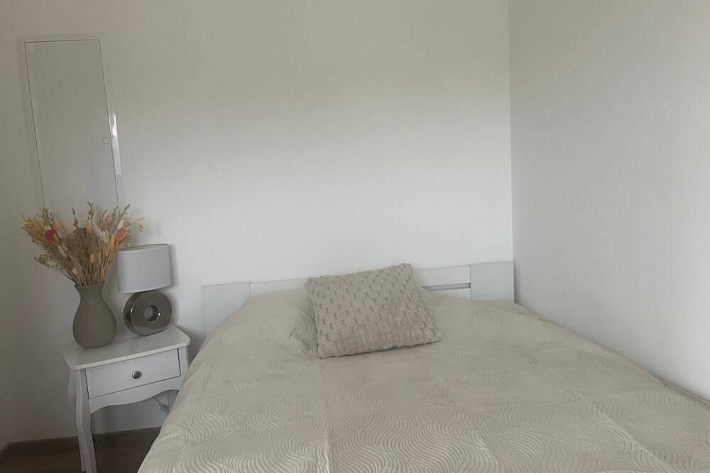 Ganze Wohnung, Stilvolle Ferienwohnung (77qm) mit Terrasse in Miltach, Ostbayern