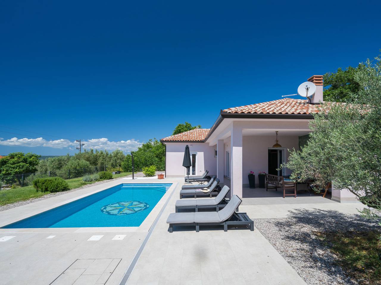 Villa Tomicich in Raša, Côte Est de l'Istrie