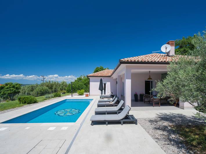 Ferienhaus mit Meerblick für 6 Personen, mit Pool und Terrasse sowie Garten in Istrien - 2