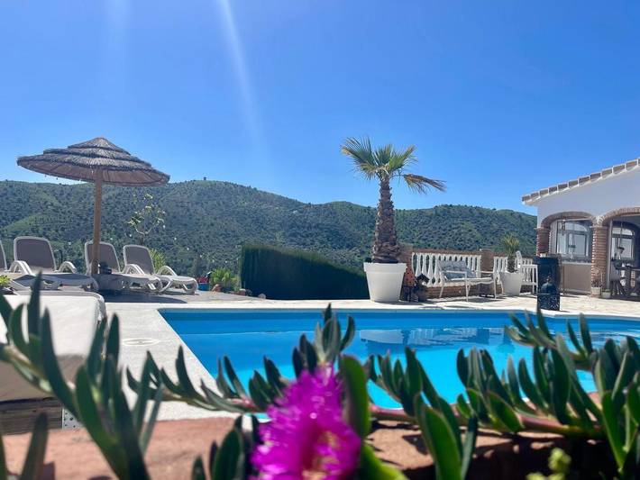 Casa rural para 10 personas, con jacuzzi además de piscina y jardín en Viñuela - 2