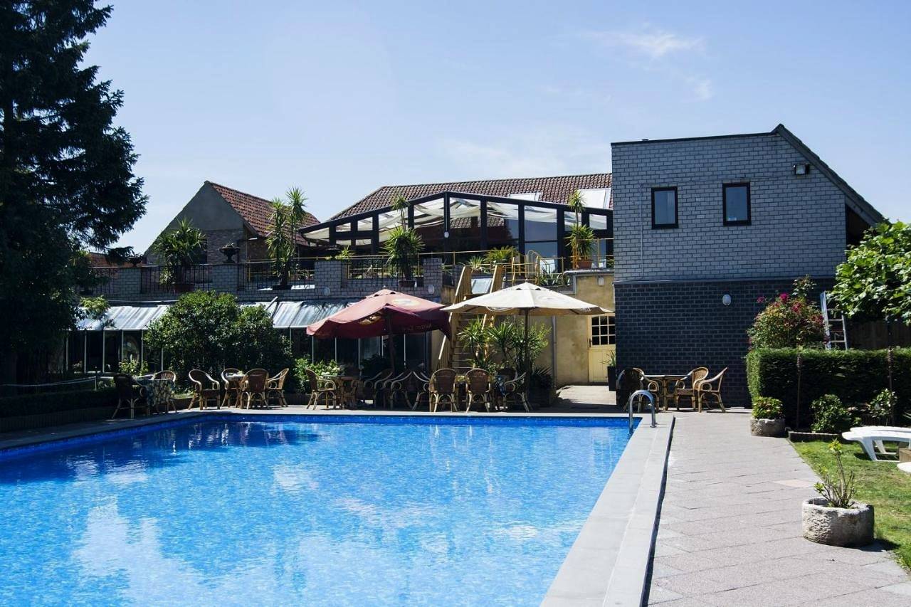 Large Twin Room in Weelde, Ravels