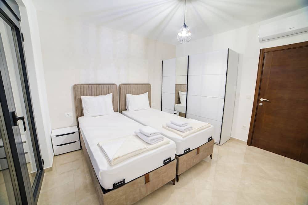 Villa Jelena with private pool - Lapcici in Opština Budva